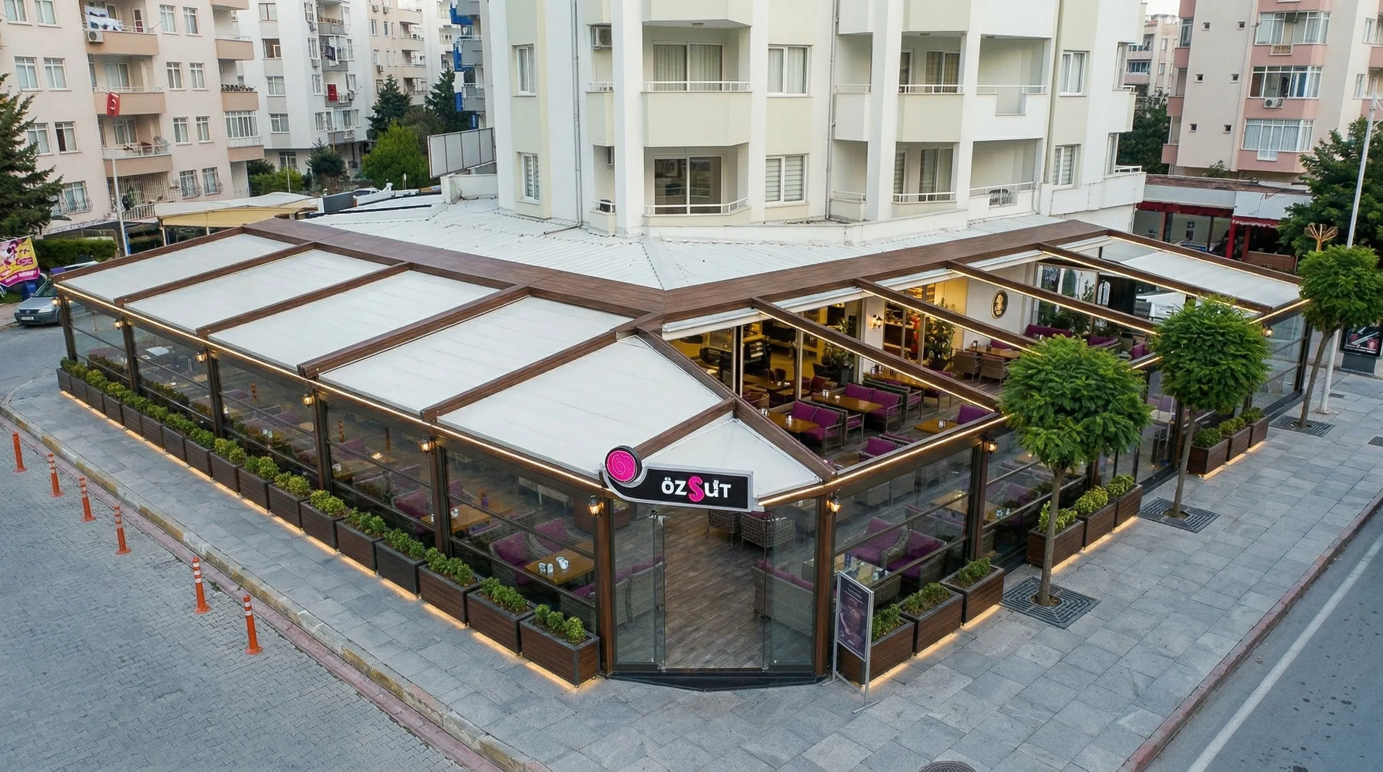 Özal Özsüt Adana - L-Tipi Motorlu Pergola Tente ve Motorlu Giyotin Cam
